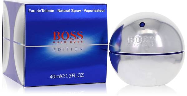 Boss in shop motion blue